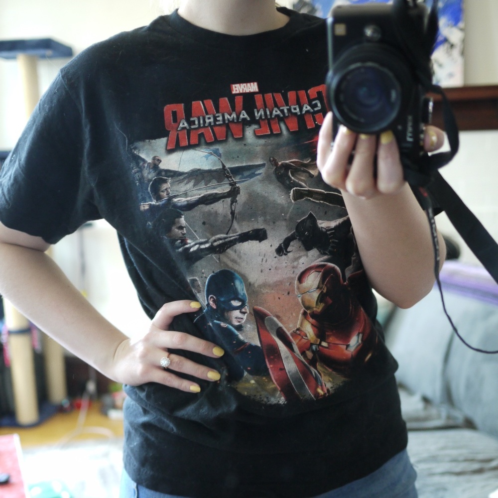 Marvel Civil War Graphic Tee
